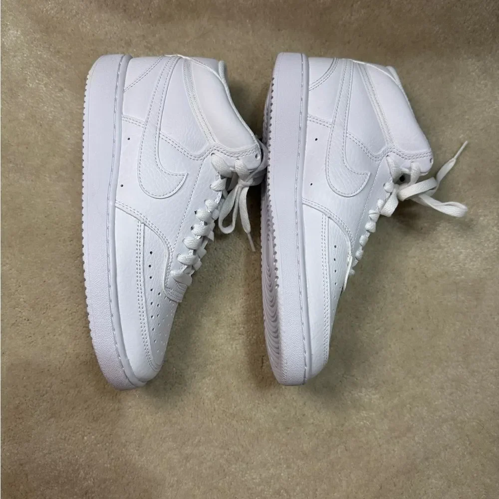 Women’s Nike Court Vision Mid Sz 8